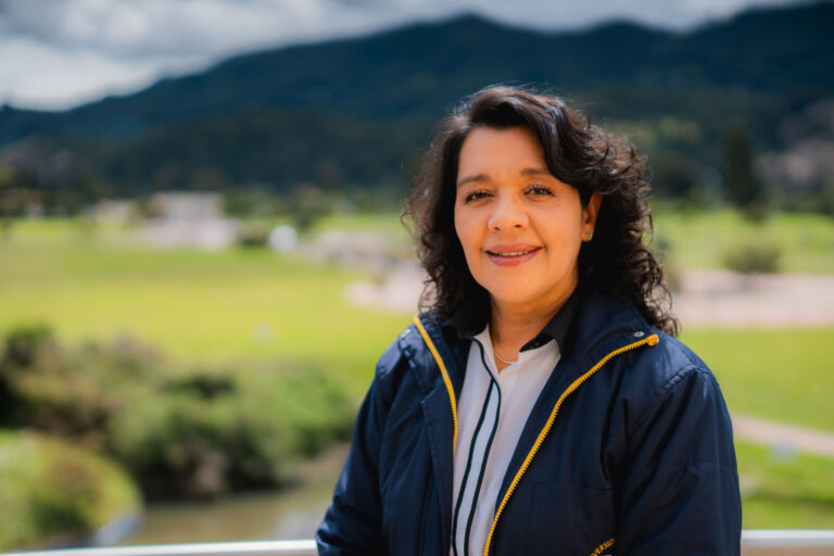 MONICA TRINIDAD CASTELLANOS SUAREZ ASISTENTE DECANATURA