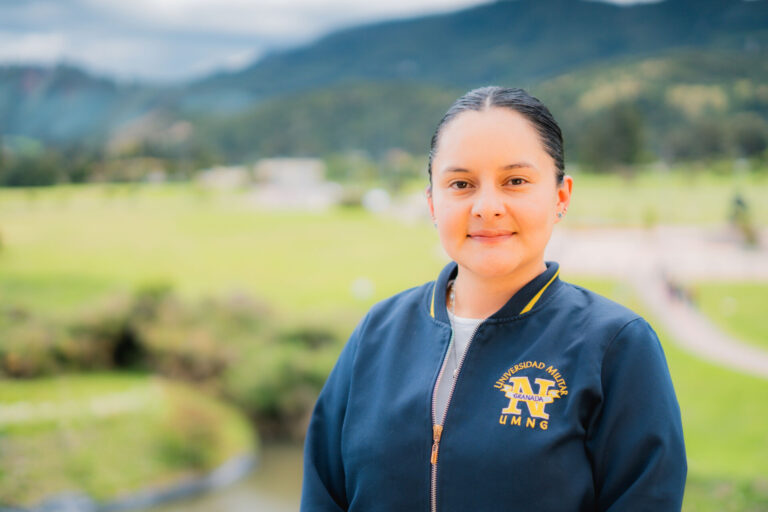 LAURA XIMENA BUSTOS SANCHEZ ASISTENTE PROGRAMA DE DERECHO